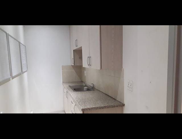 2,694M² CO-WORKING SPACE TO LET IN DIE HOEWES